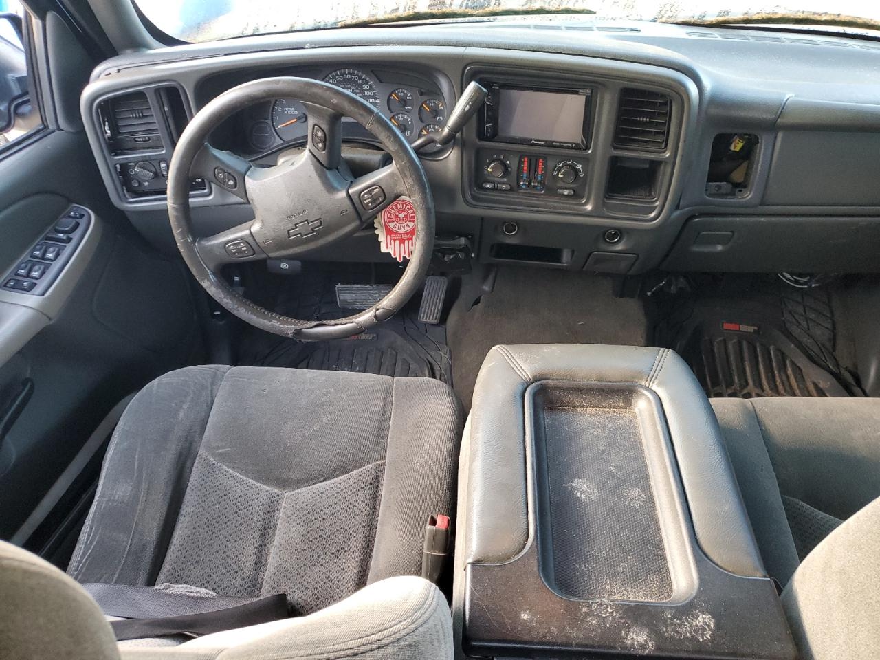 2004 Chevrolet Silverado - Image 8