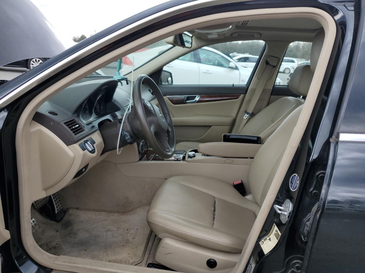 2010 Mercedes-Benz C 300 4Matic VIN: WDDGF8BB8AR131724 Lot: 54679494