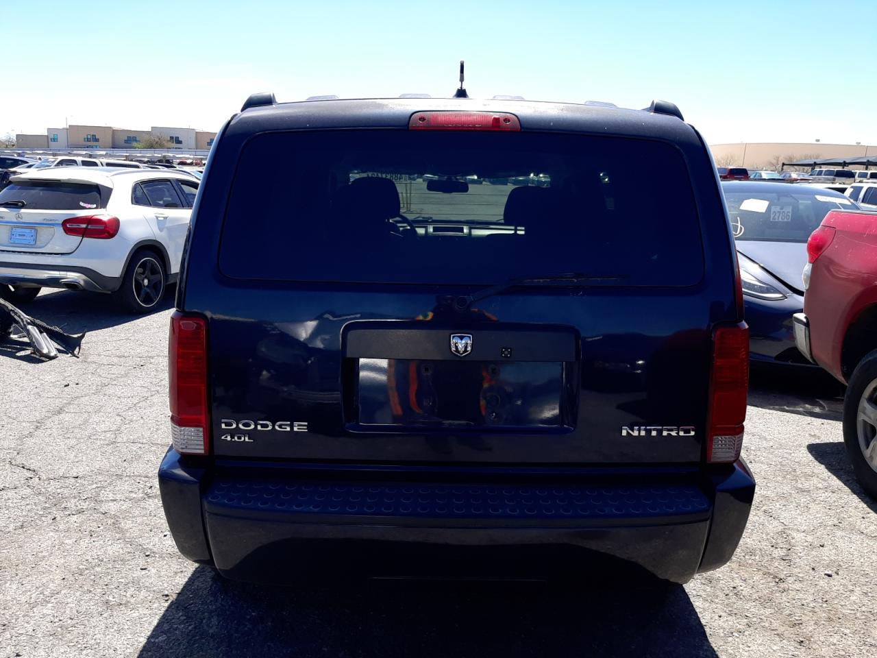 2011 Dodge Nitro - Image 6