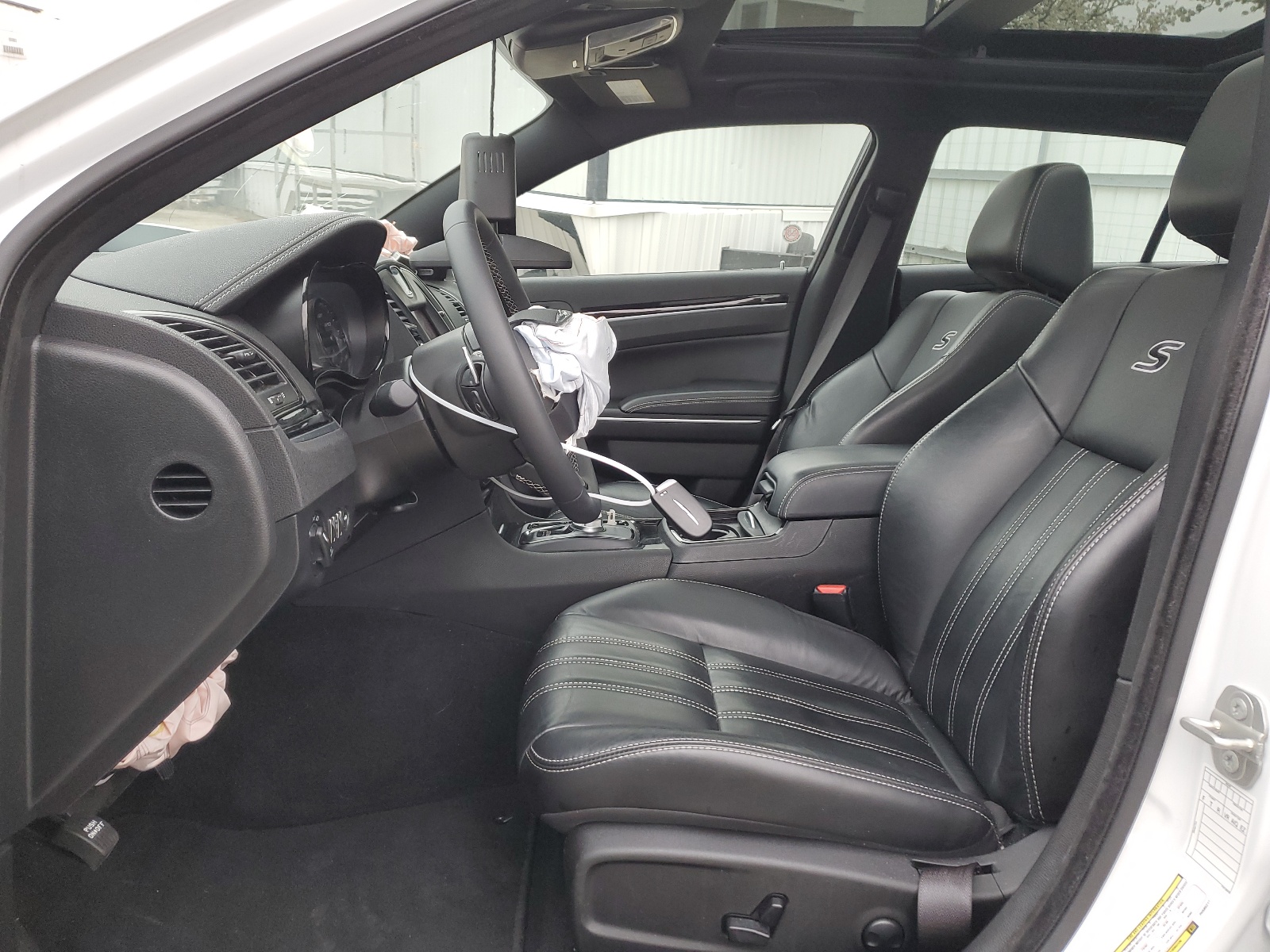 2C3CCABG1PH585217 2023 Chrysler 300 S