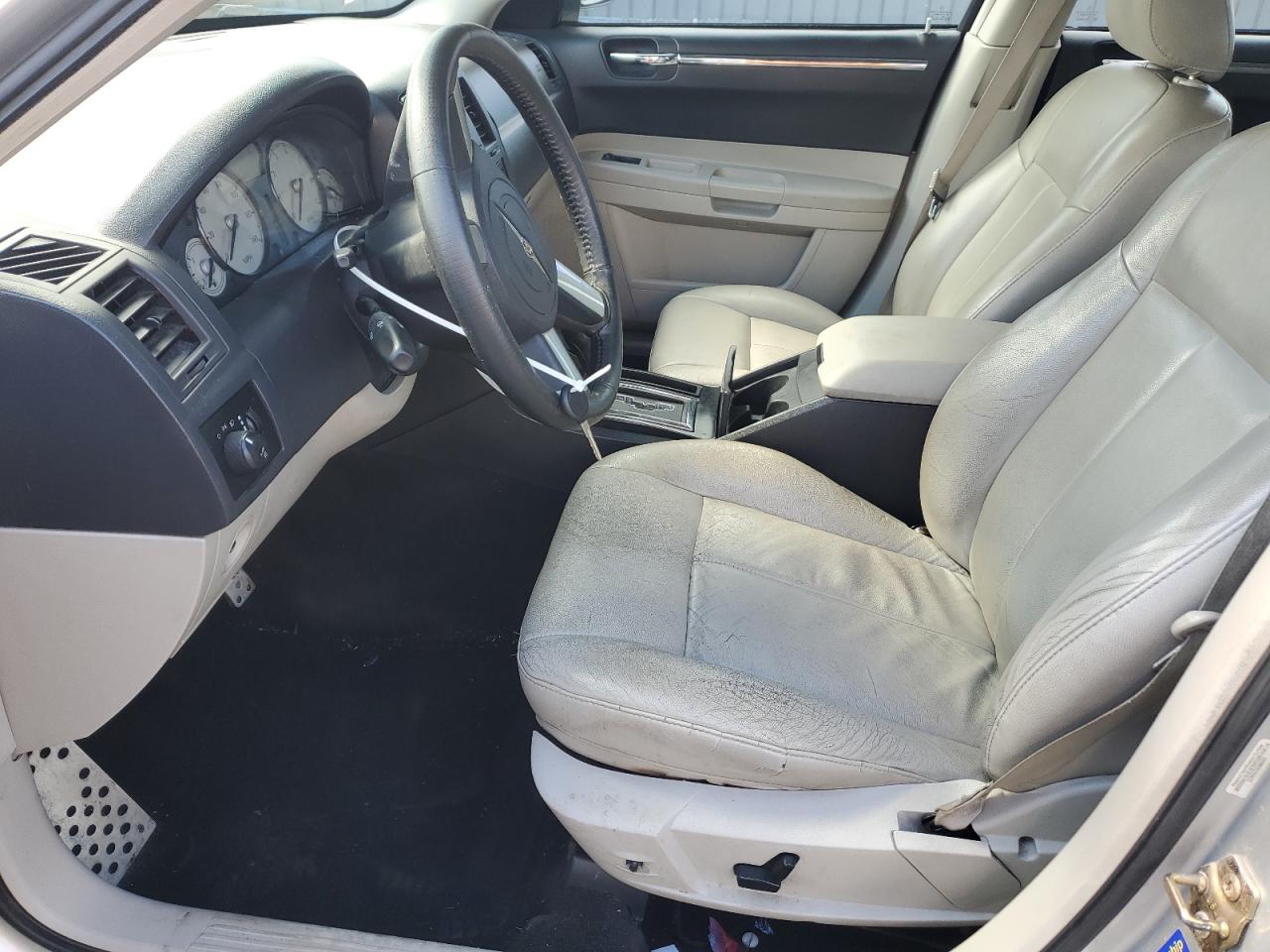 2005 Chrysler 300 Touring VIN: 2C3JA53G75H175554 Lot: 46785644