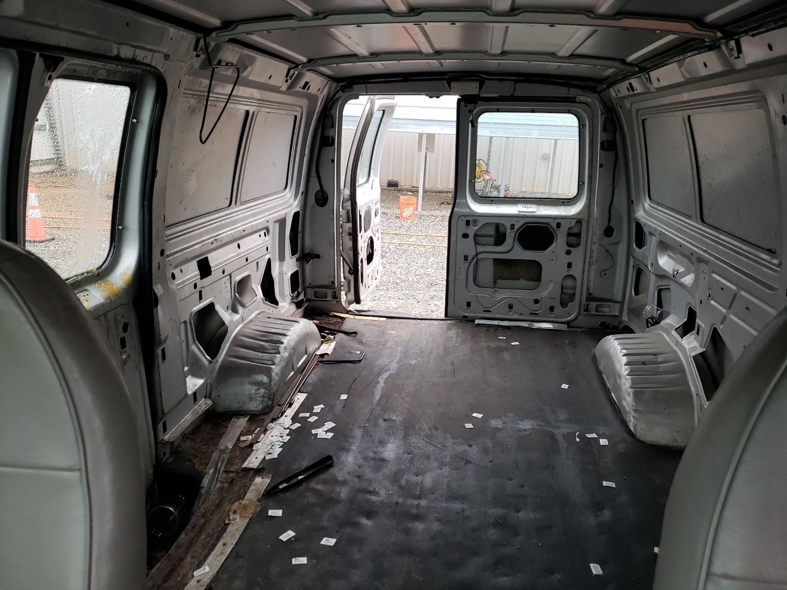 1FTRE1428WHB92112 1998 Ford Econoline E150 Van