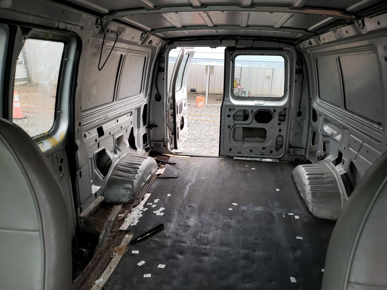 1998 Ford Econoline E150 Van VIN: 1FTRE1428WHB92112 Lot: 45236914