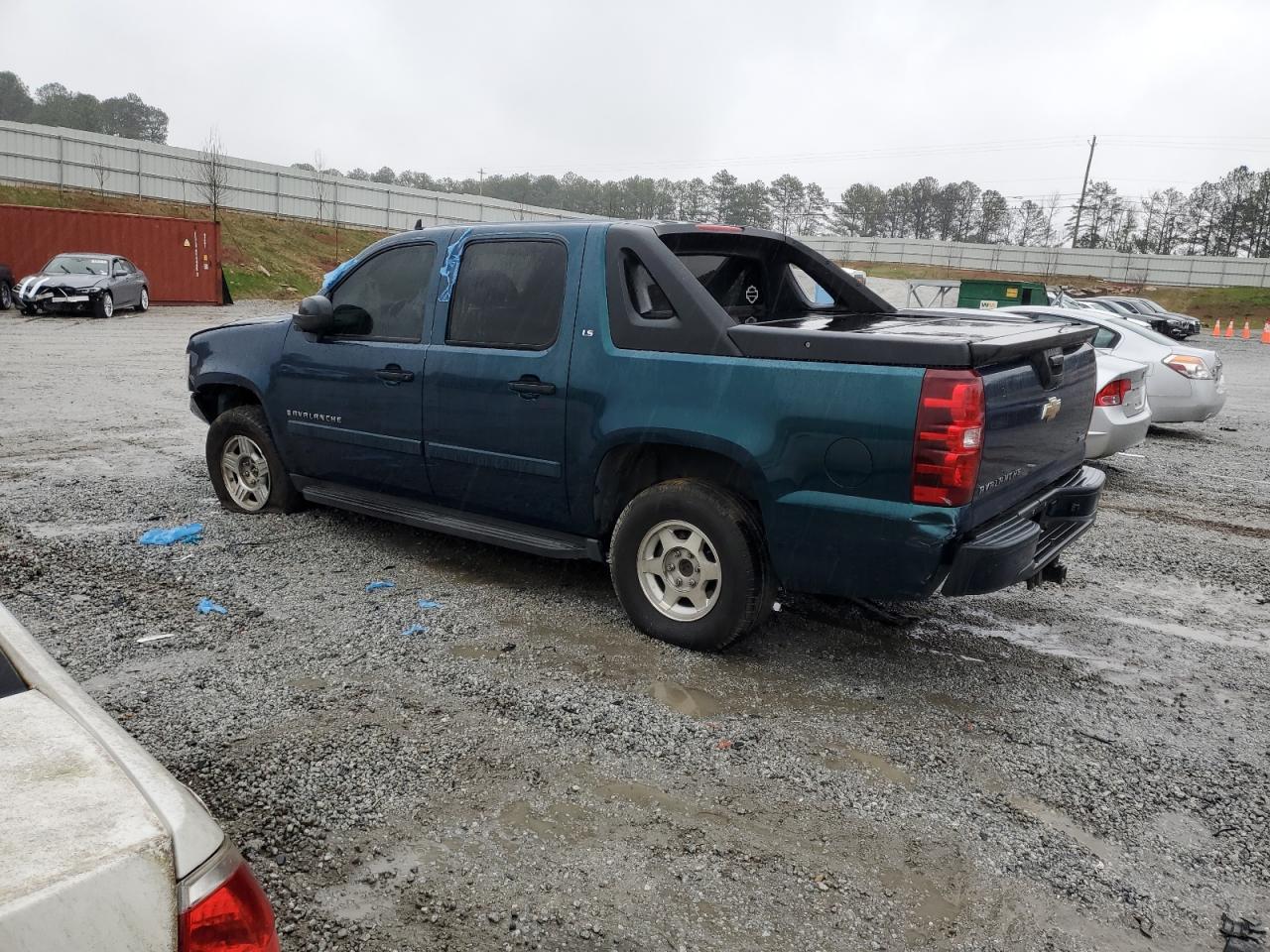 2007 Chevrolet Avalanche - Image 2