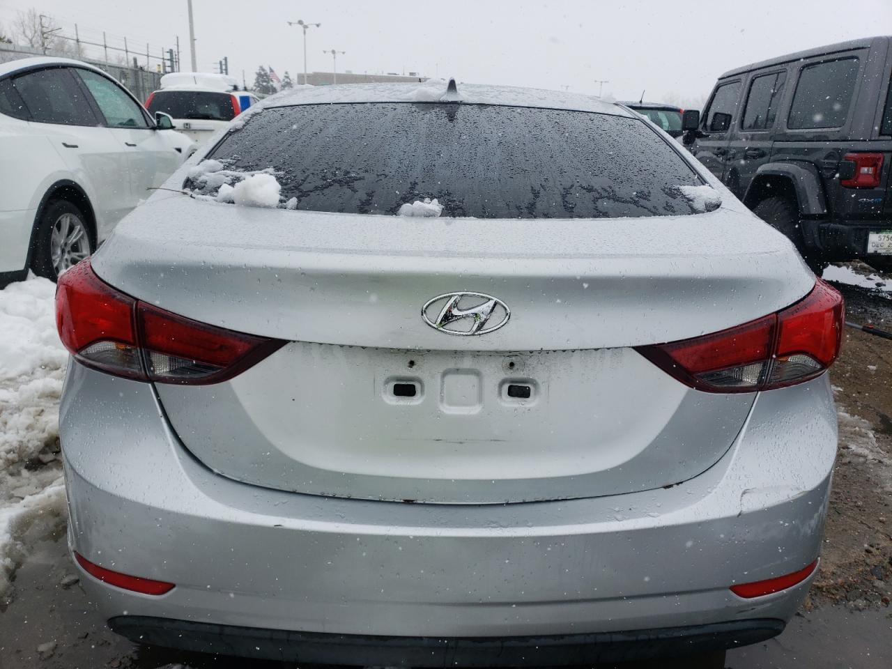 2016 Hyundai Elantra - Image 6