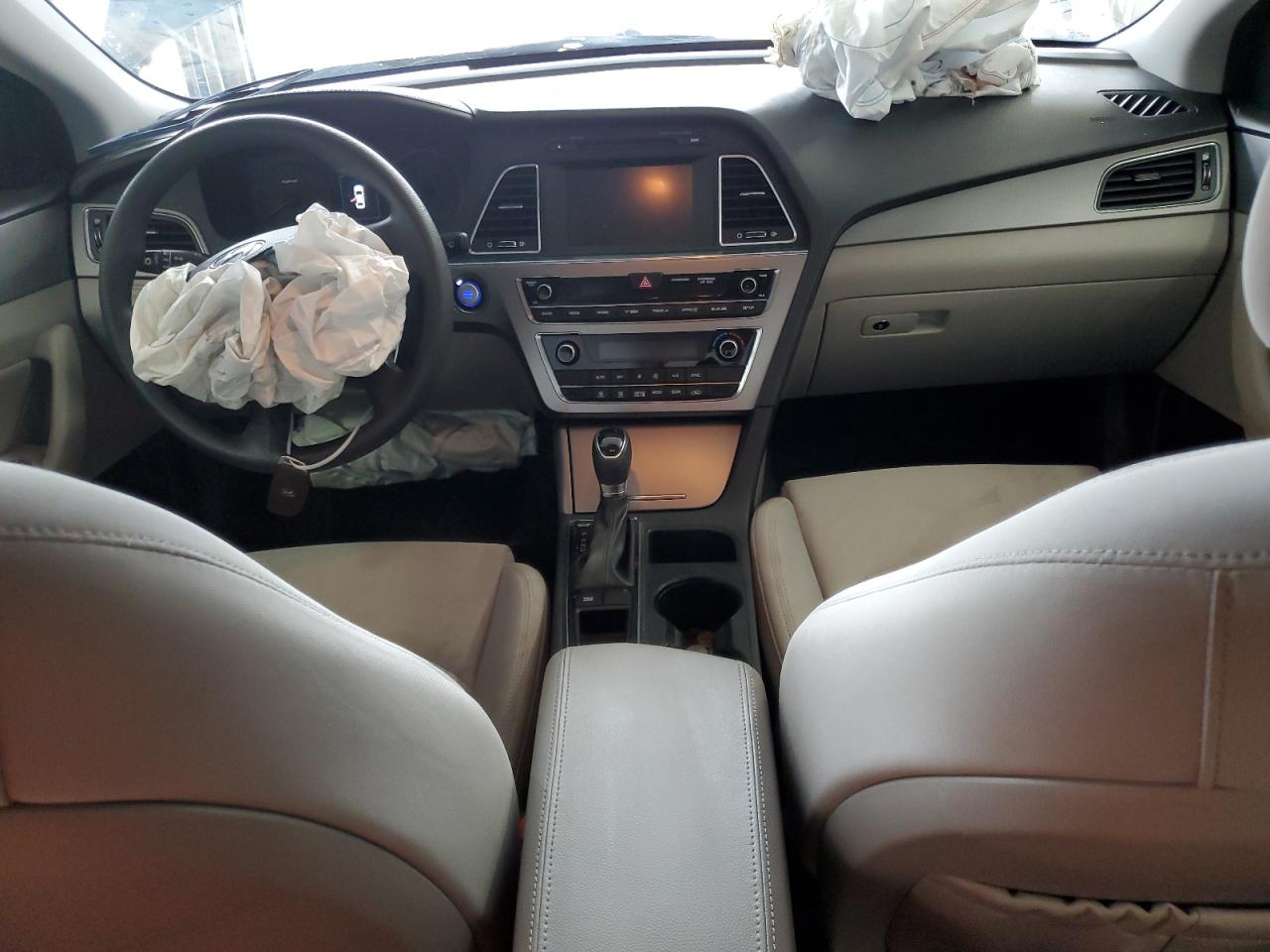 2017 Hyundai Sonata Hybrid VIN: KMHE24L12HA058544 Lot: 45659664