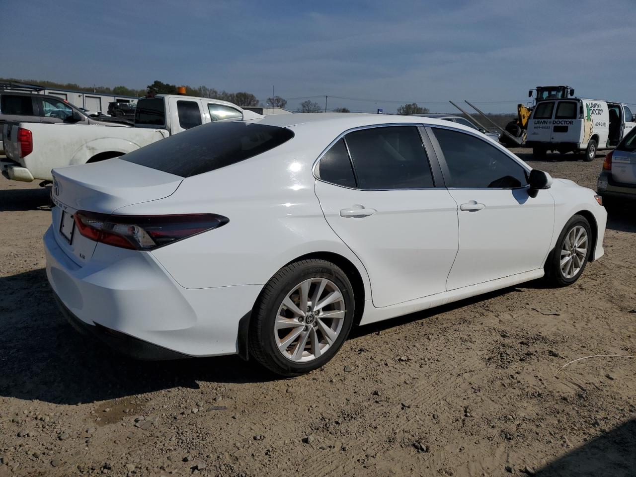 2022 Toyota Camry Le VIN: 4T1R11AK9NU642089 Lot: 47510814