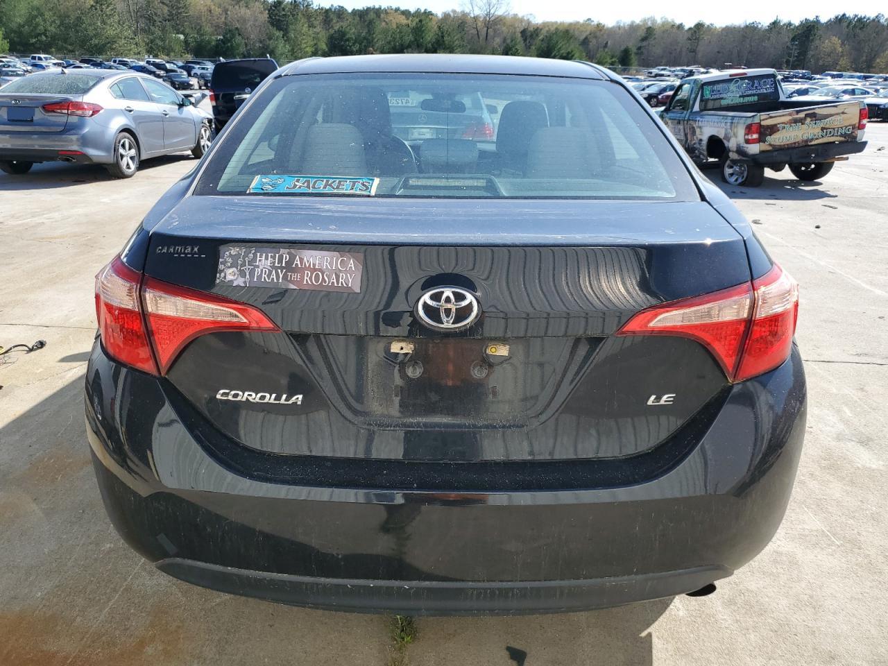 2018 Toyota Corolla L VIN: 5YFBURHE0JP798492 Lot: 47230924