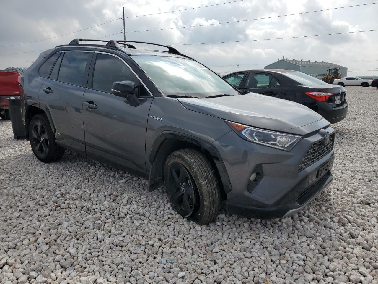 2020 Toyota Rav4 Xse VIN: 2T3EWRFV2LW057098 Lot: 45368854