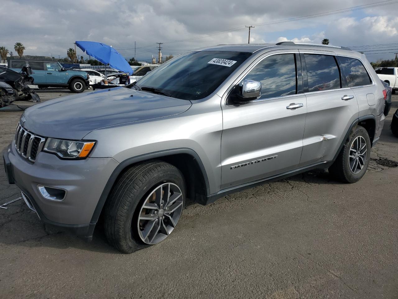 2017 Jeep Grand Cherokee - Image 1