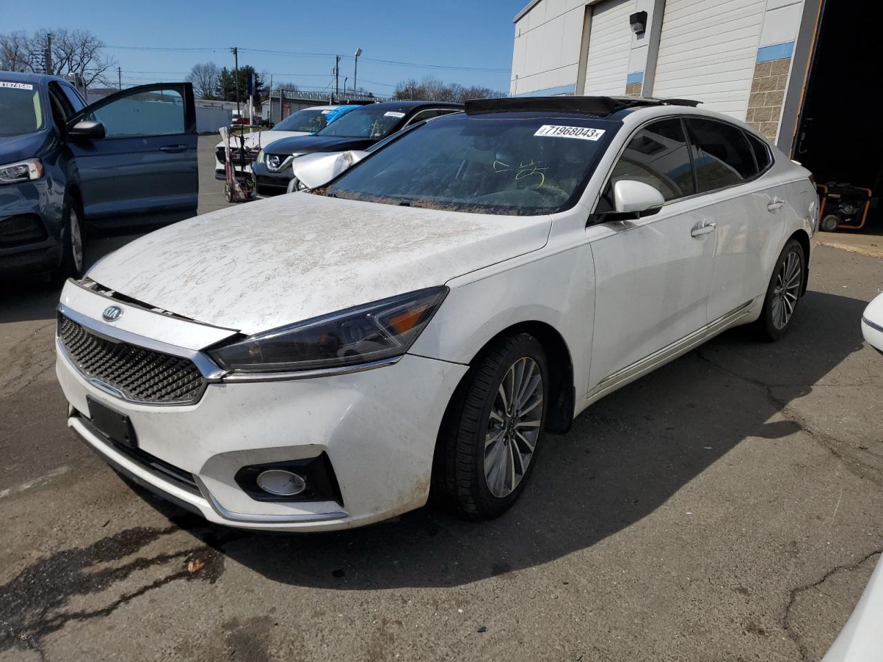 2017 Kia Cadenza Premium VIN: KNALC4J1XH5061712 Lot: 47385314