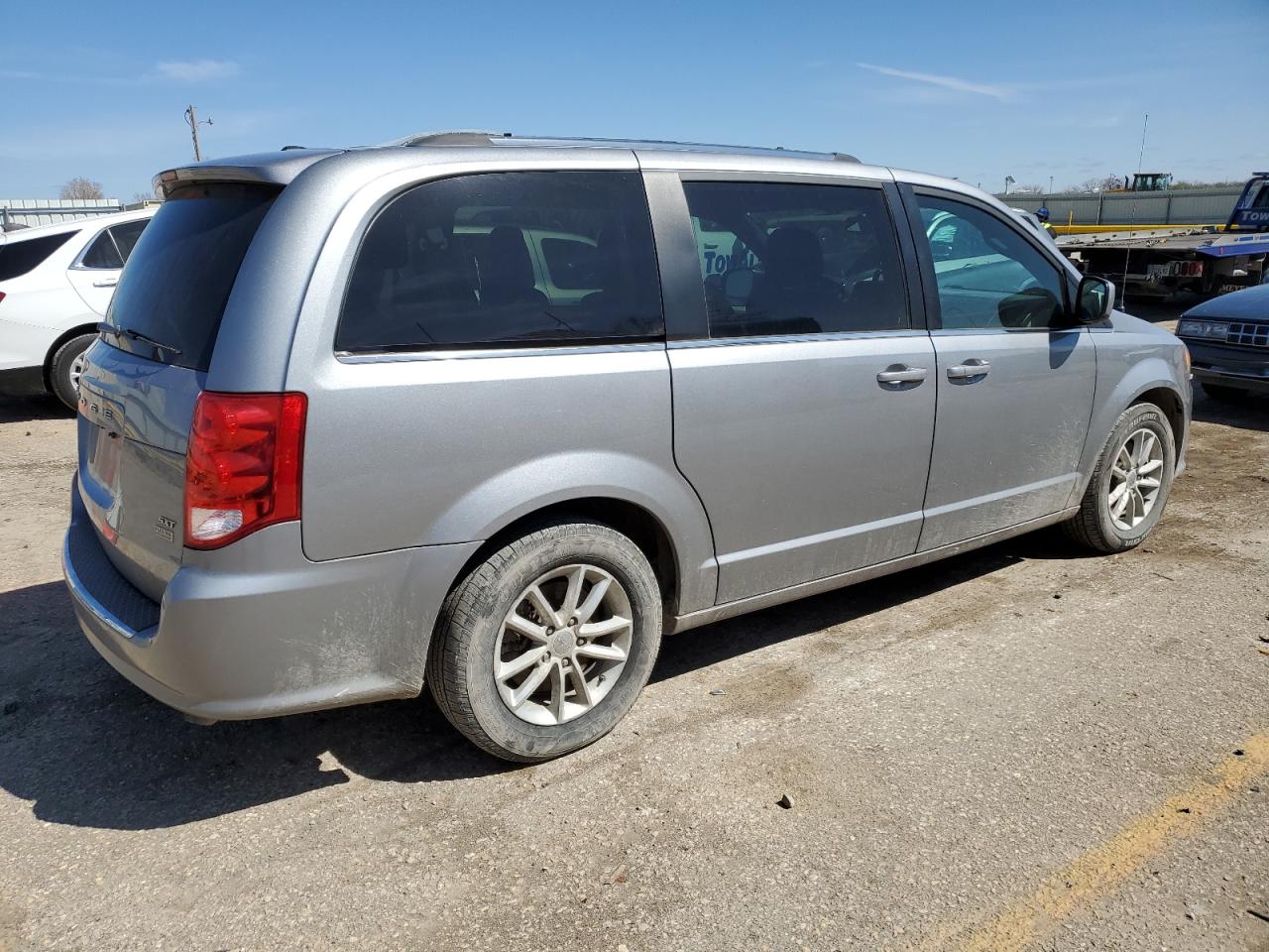 2C4RDGCG2KR695037 2019 Dodge Grand Caravan Sxt