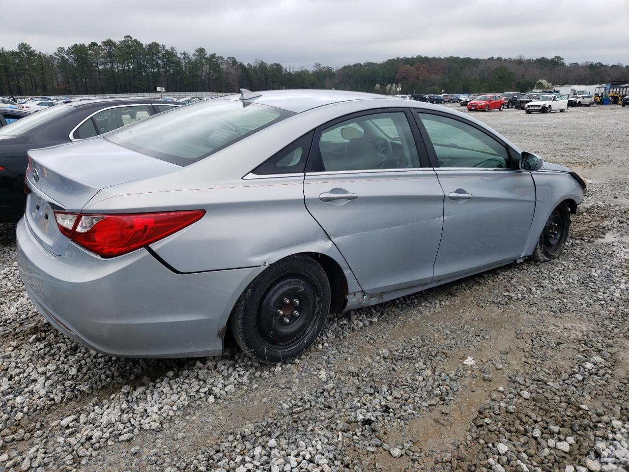 2012 Hyundai Sonata - Image 3