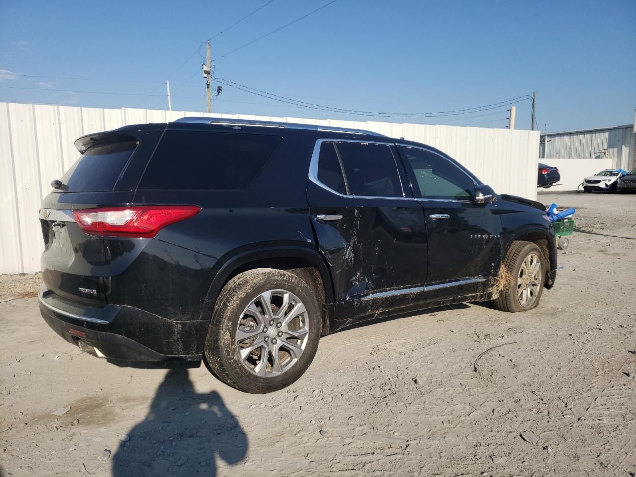 1GNERKKWXKJ252660 2019 Chevrolet Traverse Premier