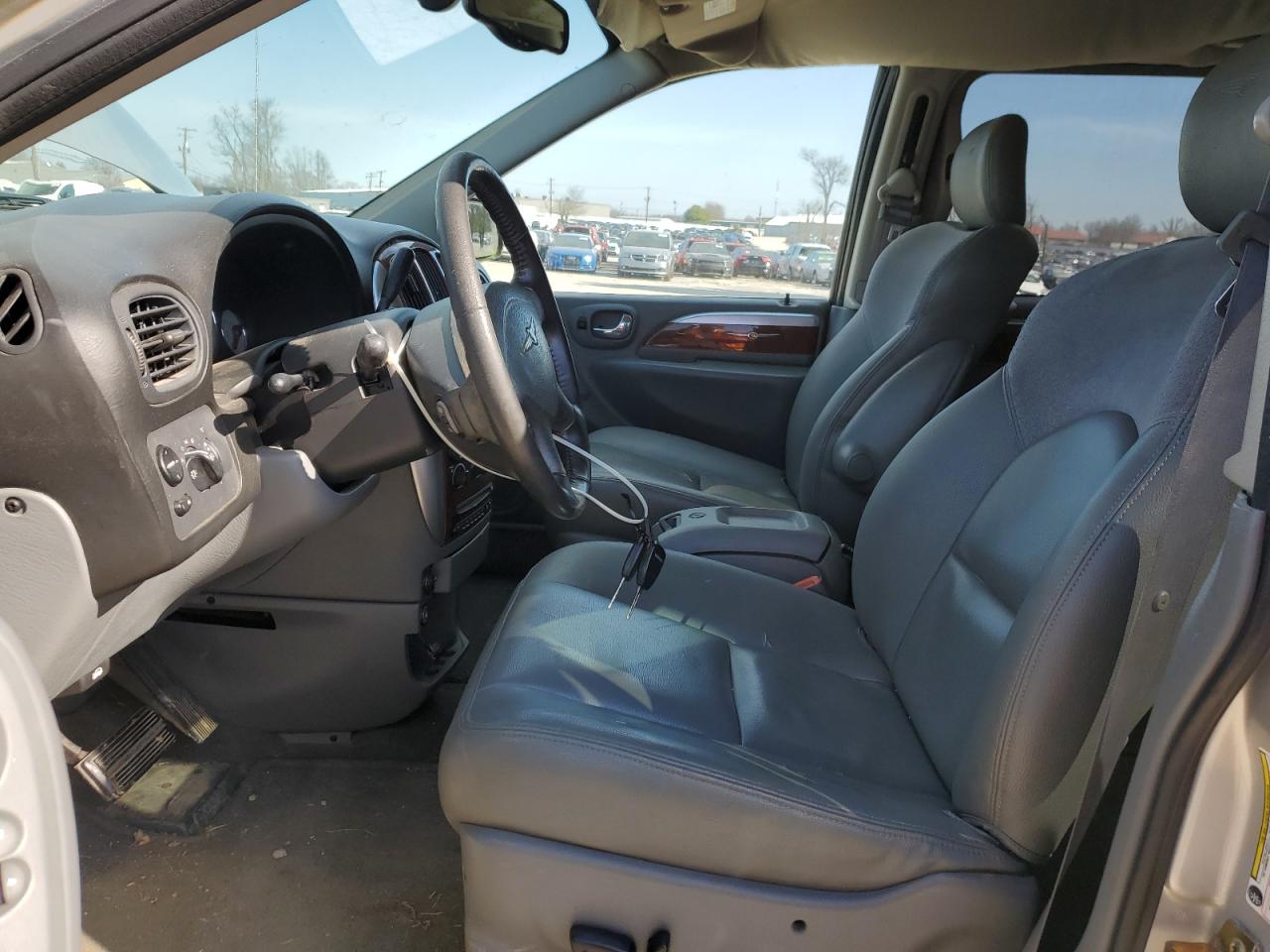 2005 Chrysler Town & Country Limited VIN: 2C8GP64L85R548079 Lot: 45838524