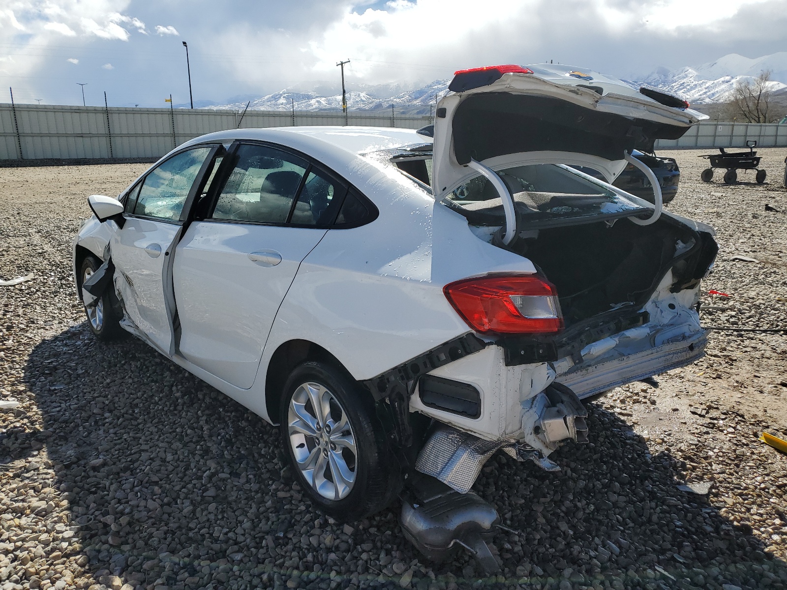 2019 Chevrolet Cruze Ls vin: 1G1BC5SM9K7153492