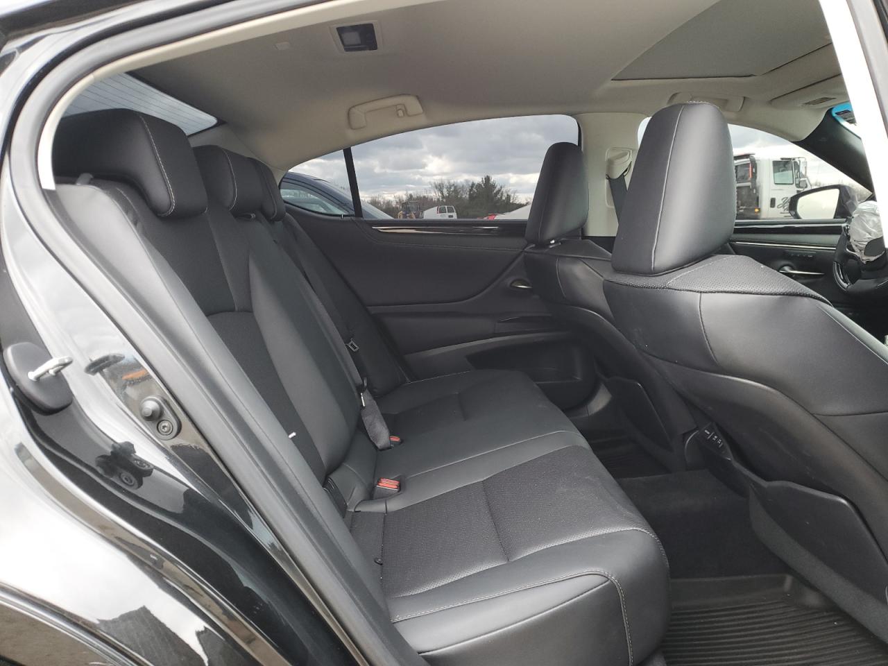 2021 Lexus ES - Image 10