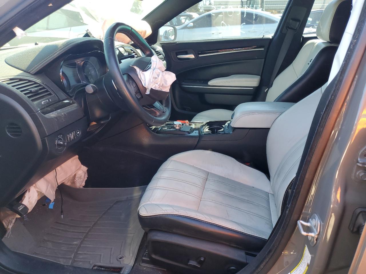 2017 Chrysler 300 - Image 7
