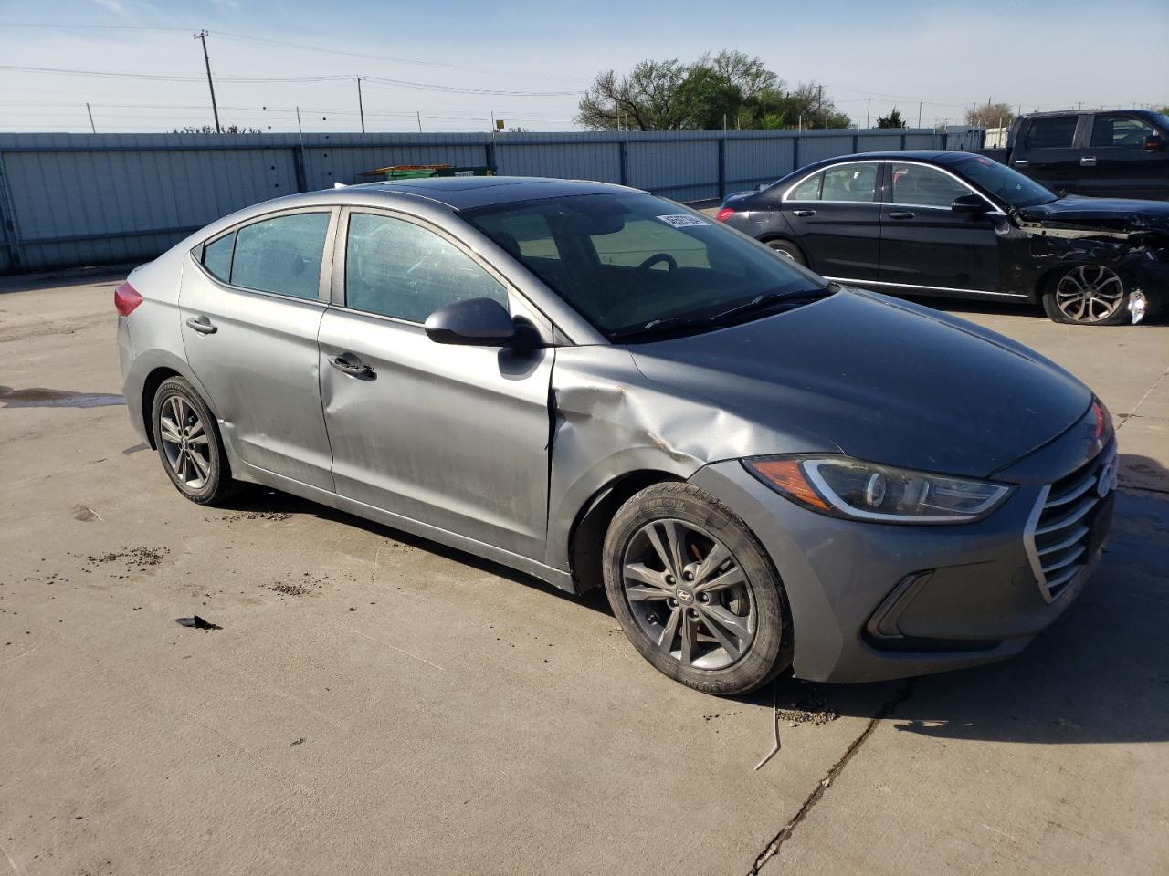 VIN KMHD84LF0HU251151 2017 HYUNDAI ELANTRA no.4