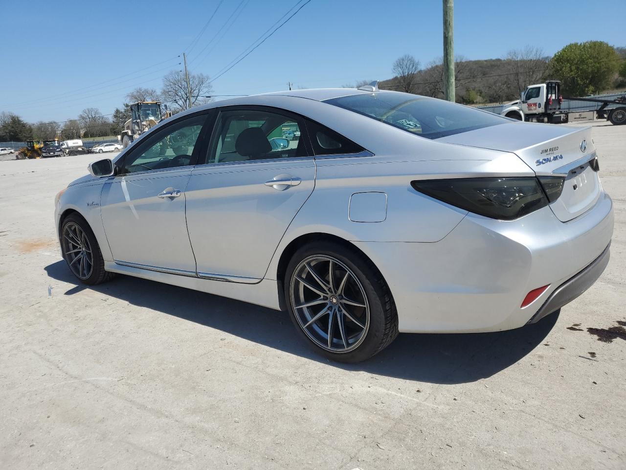 2011 Hyundai Sonata - Image 2