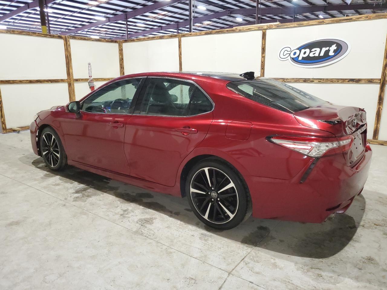 VIN 4T1B61HK5JU569063 2018 TOYOTA CAMRY no.2