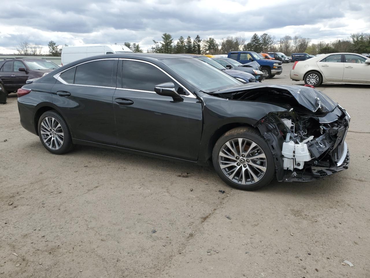 2021 Lexus ES - Image 4