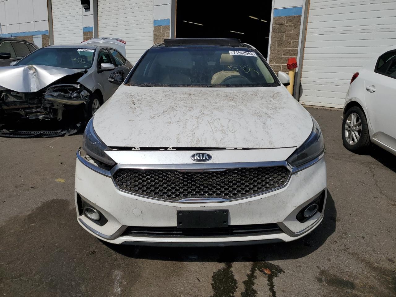 2017 Kia Cadenza Premium VIN: KNALC4J1XH5061712 Lot: 47385314