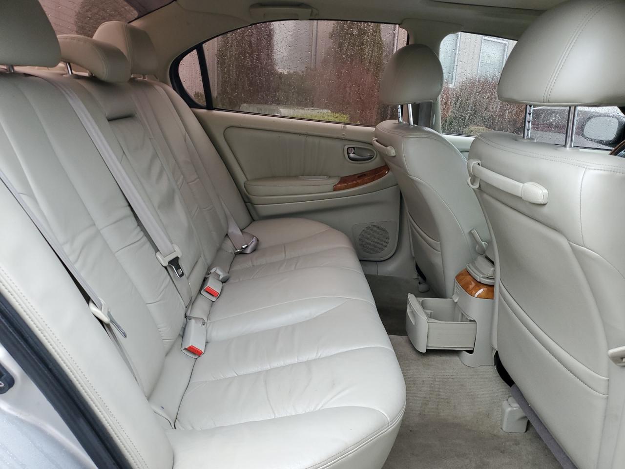 2004 Infiniti I - Image 10