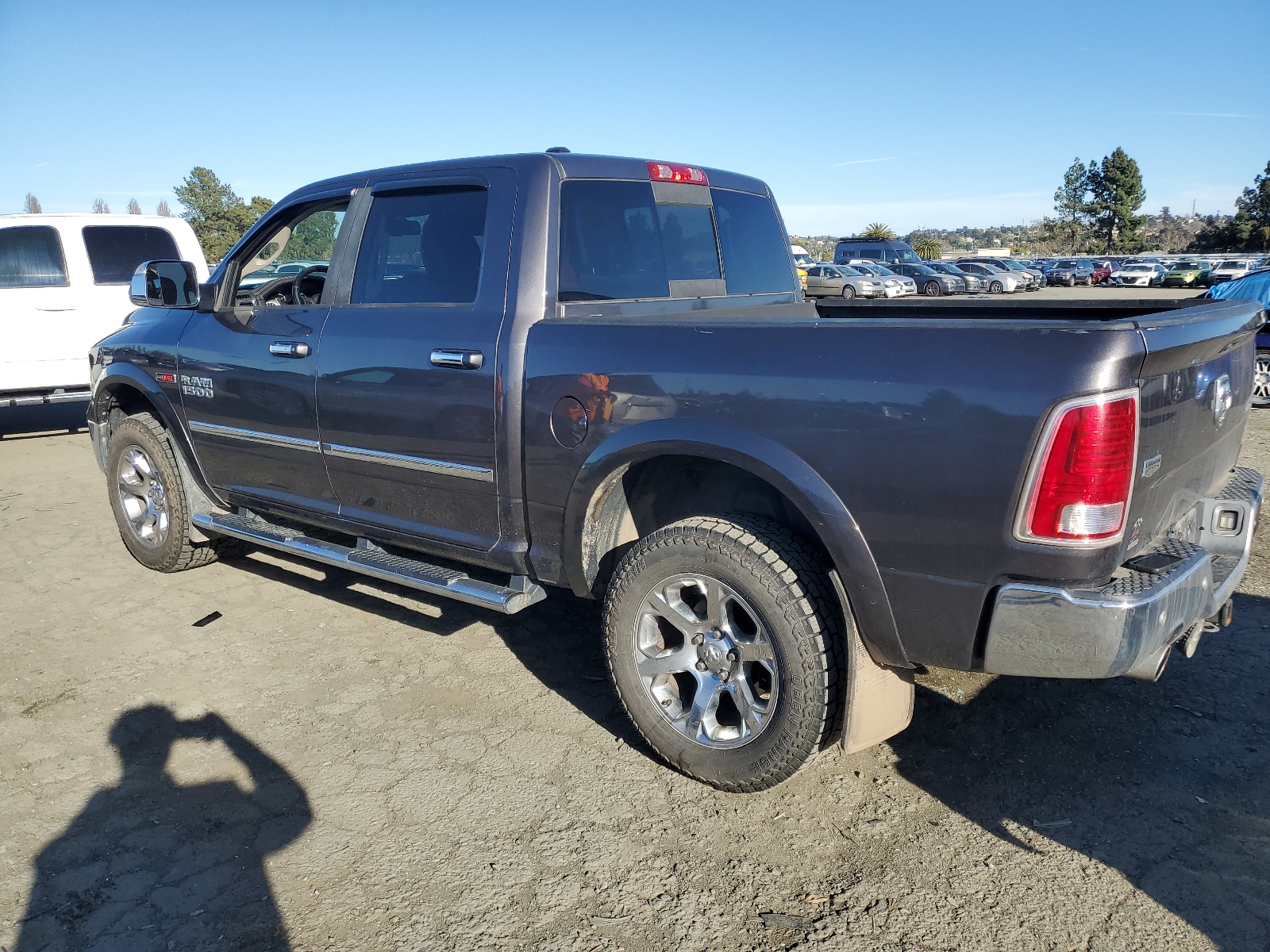 2015 Ram 1500 Laramie vin: 1C6RR7NM5FS555743