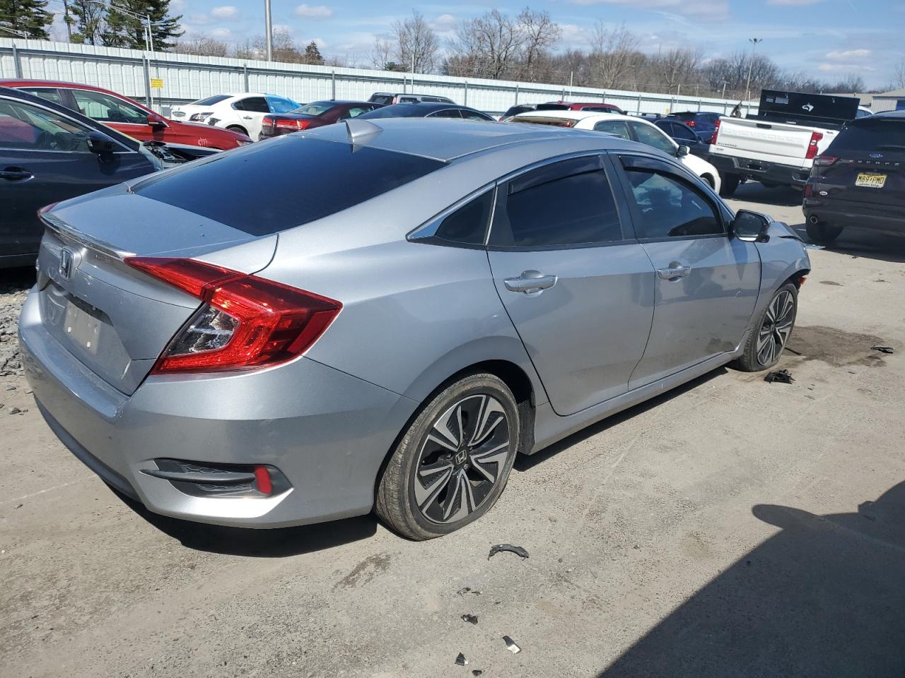 JHMFC1F37JX032380 2018 Honda Civic Ex