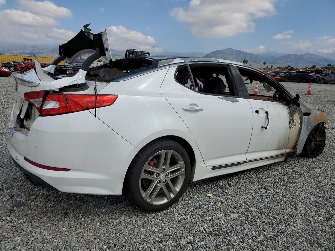 VIN 5XXGR4A69DG158131 2013 KIA OPTIMA no.3