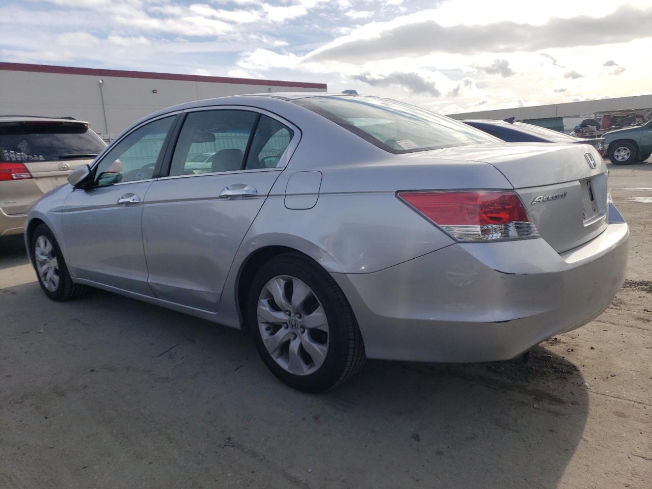 2010 Honda Accord - Image 2