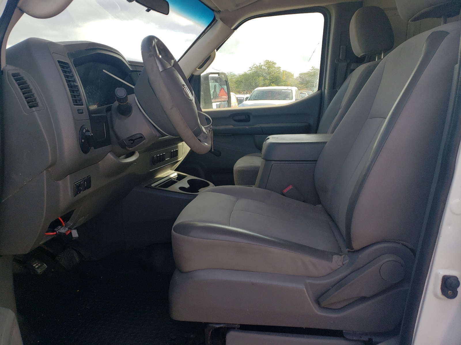 1N6AF0LY1CN102836 2012 Nissan Nv 2500