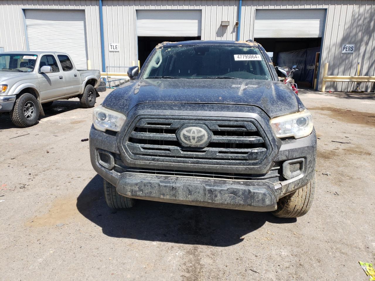 VIN 5TFAX5GN2KX149521 2019 TOYOTA TACOMA no.5