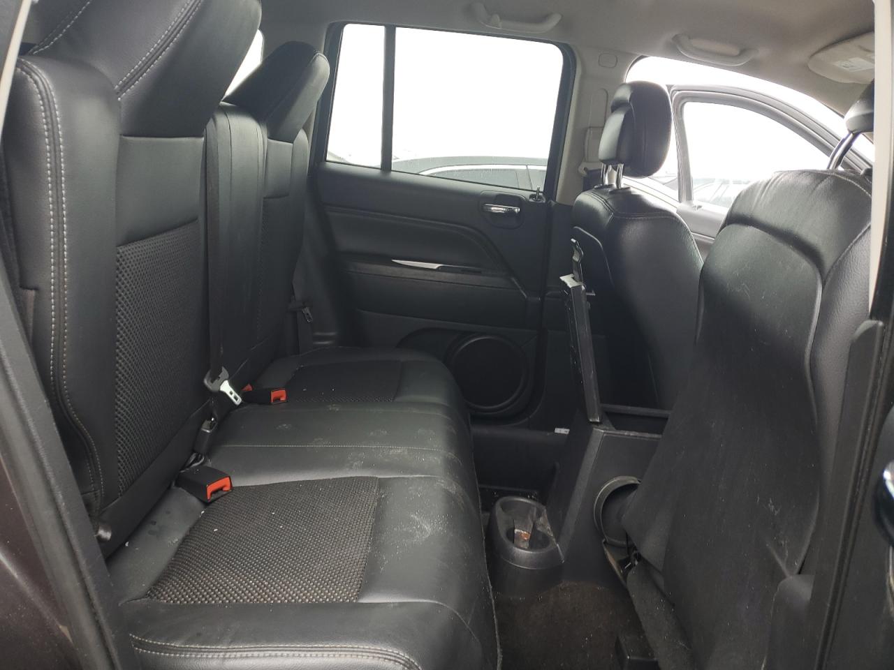 2015 Jeep Compass - Image 12