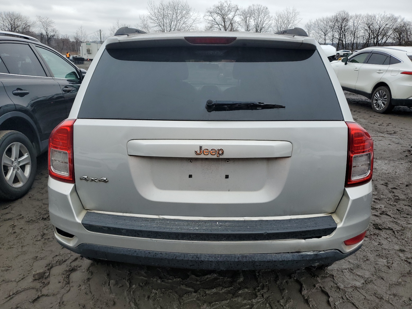 1J4NF1FB3BD187632 2011 Jeep Compass Sport