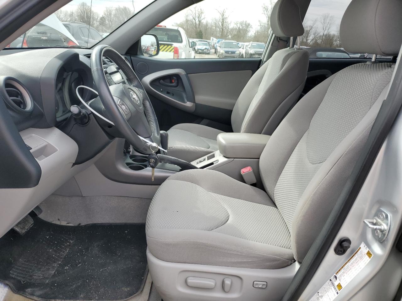 2007 Toyota Rav4 Limited VIN: JTMBD31V975102936 Lot: 47794904