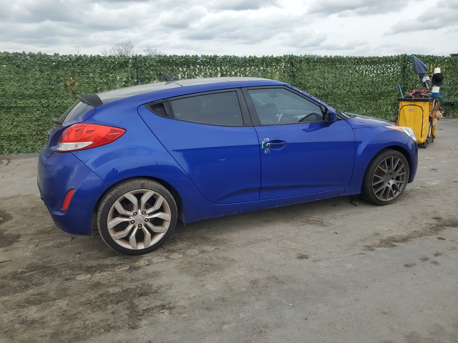 2013 Hyundai Veloster vin: KMHTC6AD1DU149410