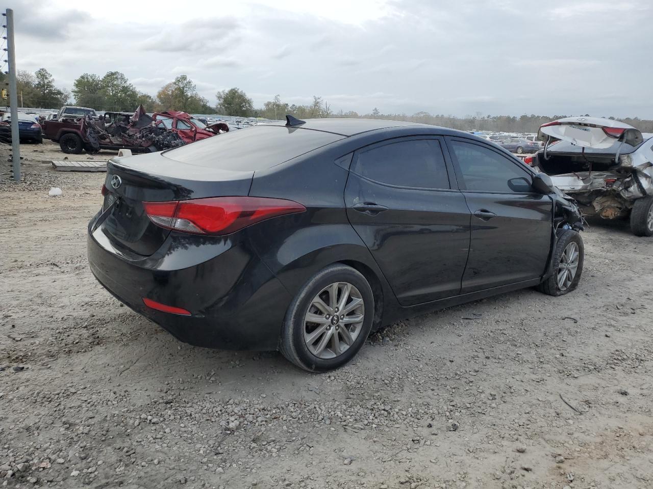 5NPDH4AE1FH650298 2015 Hyundai Elantra Se