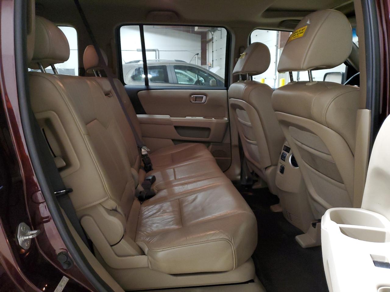 2011 Honda Pilot Exln VIN: 5FNYF4H76BB012555 Lot: 47570174