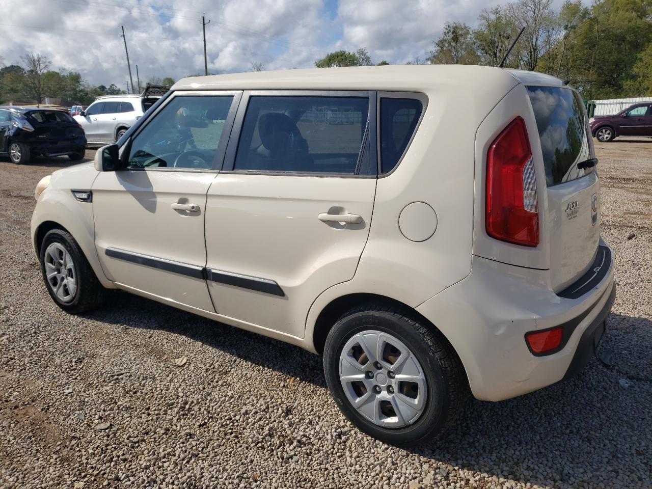 2013 Kia Soul vin: KNDJT2A56D7583057