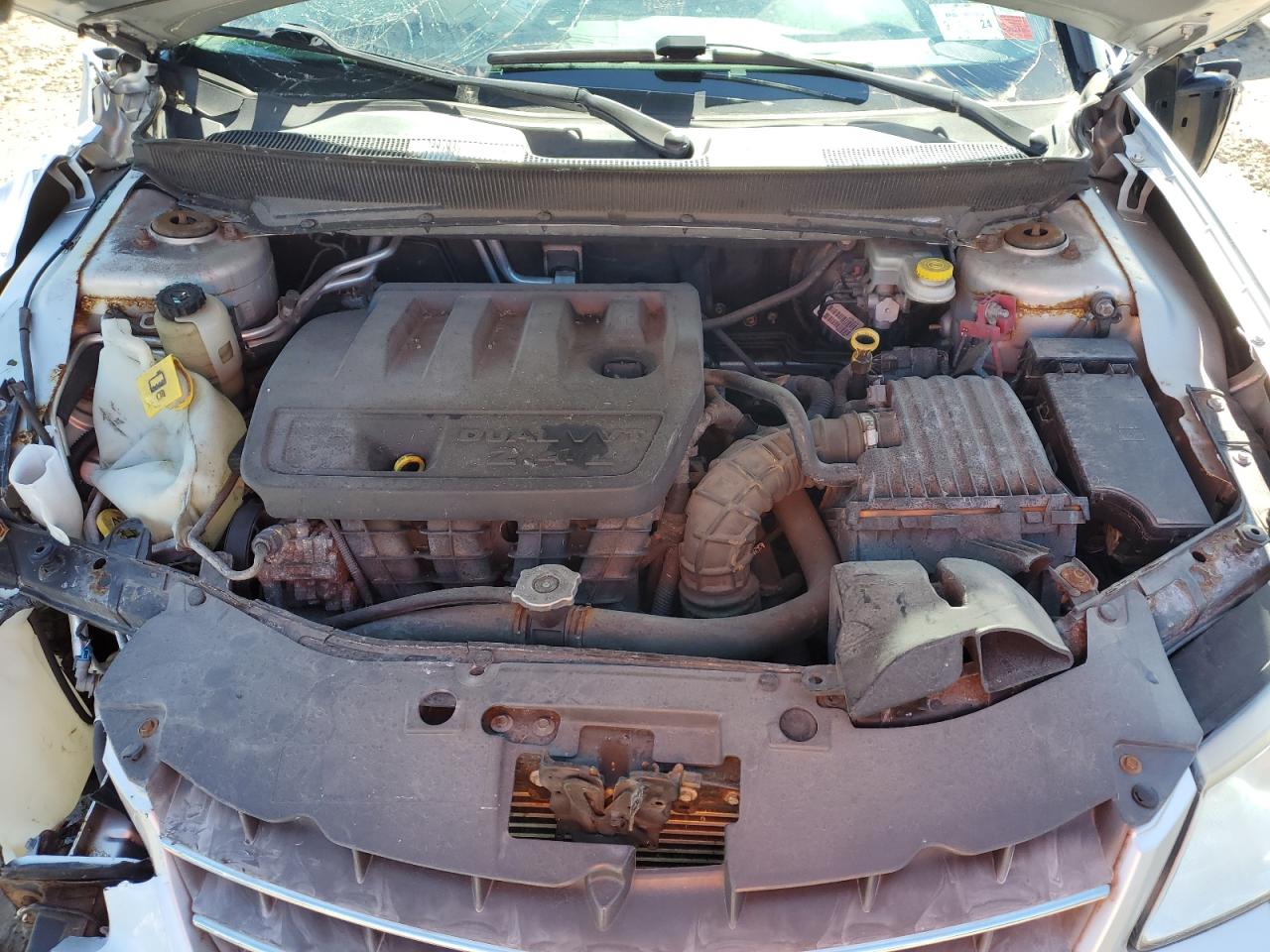 2010 Chrysler Sebring - Image 11