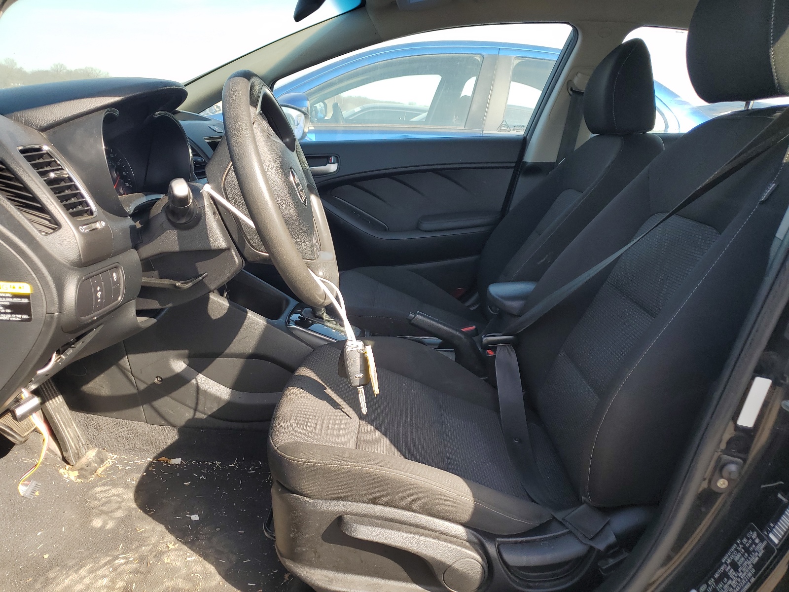 3KPFK4A72JE219610 2018 Kia Forte Lx