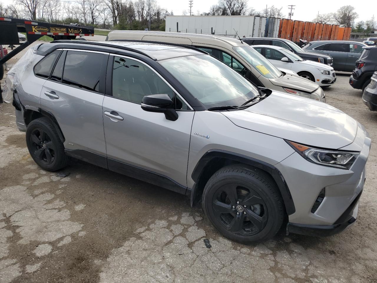 JTMEWRFV8LJ040952 2020 Toyota Rav4 Xse