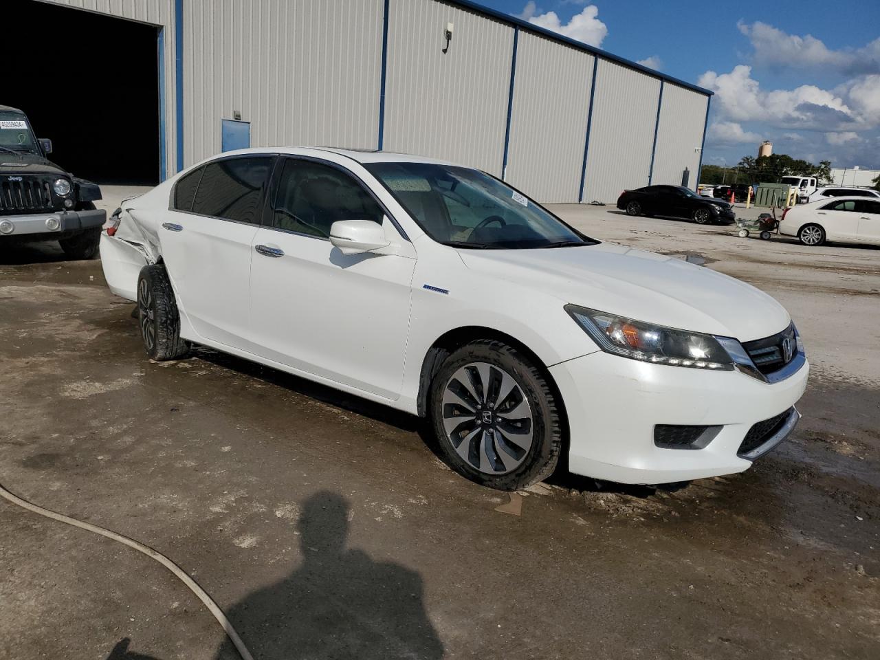 VIN 1HGCR6F51FA004135 2015 HONDA ACCORD no.4