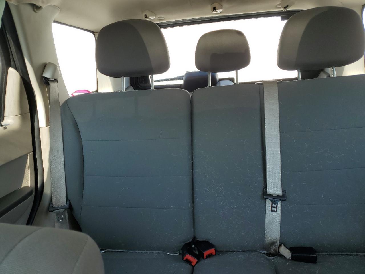 2011 Ford Escape - Image 10