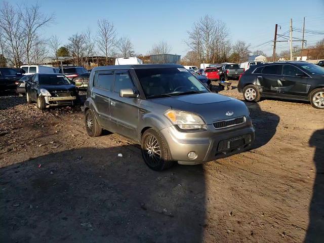 2010 Kia Soul + VIN: KNDJT2A26A7088102 Lot: 46268334