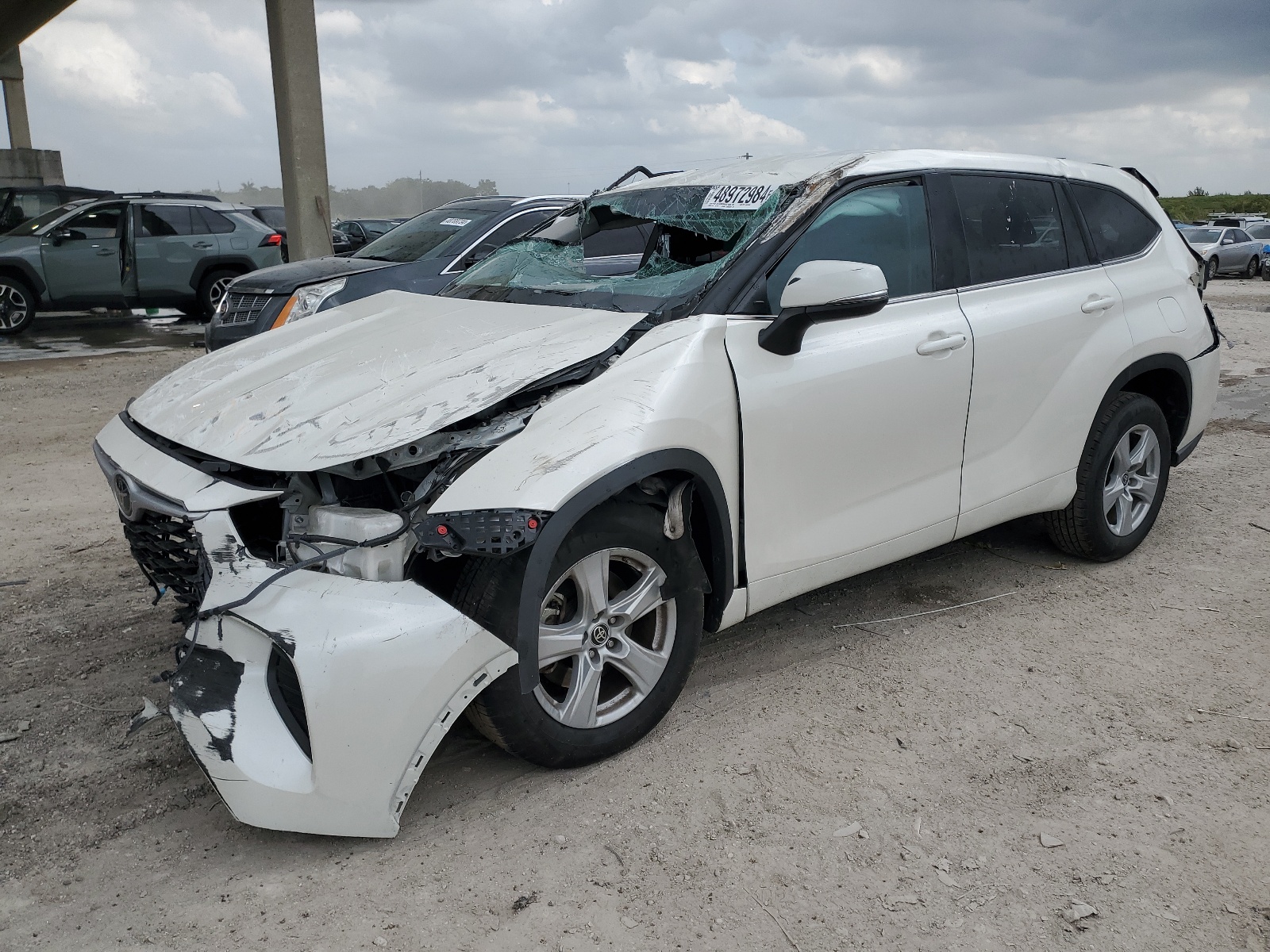 2021 Toyota Highlander L vin: 5TDCZRAH8MS520560