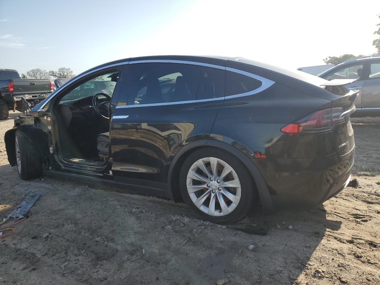 2018 Tesla Model X VIN: 5YJXCDE29JF128652 Lot: 47879724