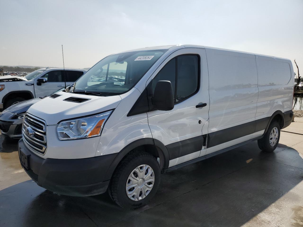 1FTYR2YM1KKB82892 2019 Ford Transit T-250